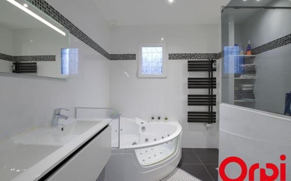 Maison à vendre    4 pièces •  Saint-Maurice-de-Gourdans