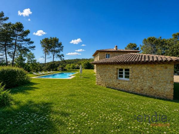 Elégante Propriété en pierres avec double habitation et fort potentiel