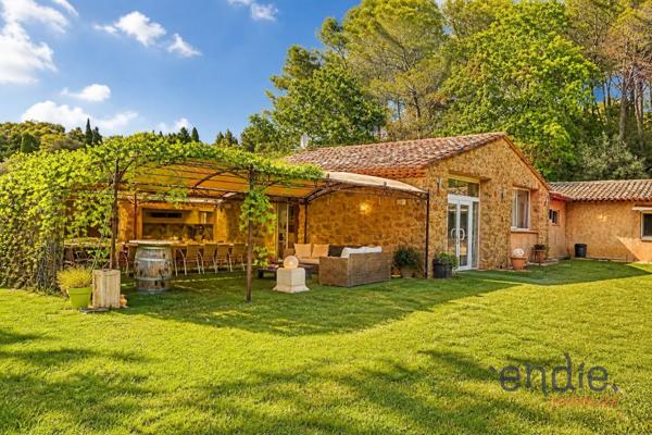 Elégante Propriété en pierres avec double habitation et fort potentiel