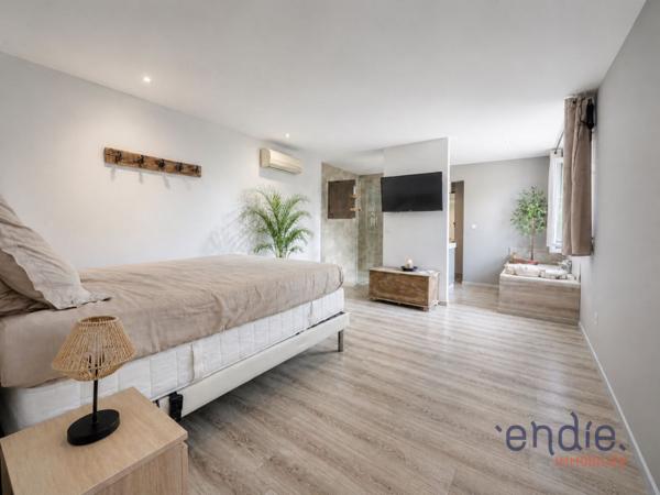 Elégante Propriété en pierres avec double habitation et fort potentiel