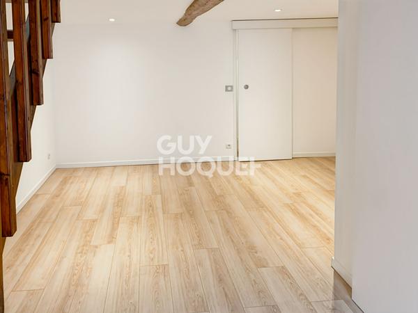 À vendre : Maison de ville triplex de 3 pièces avec entrée indépendante