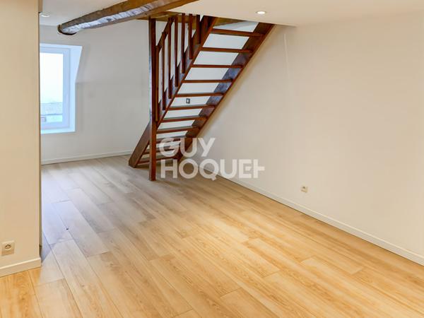 À vendre : Maison de ville triplex de 3 pièces avec entrée indépendante