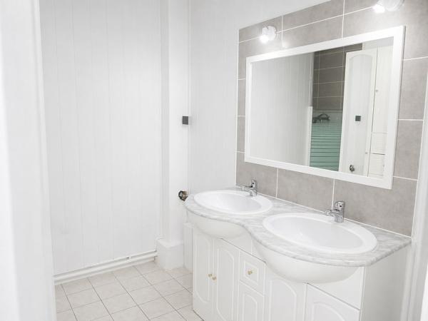 Appartement T5 - LANESTER