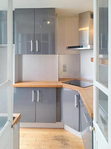 Dunois, Gare à pied. Très bon emplacement. Duplex 5 pièces, 4 chambres avec grand garage et grande cave. Divisible en 2 appartements indépendants.