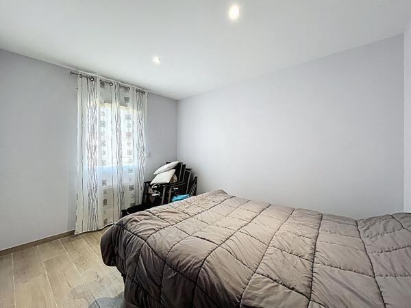 EXCLUSIVITE - A 5 MINUTES A PIED DES COMMERCES - VILLA NEUVE DE 90 M² SUR 411 M² DE TERRAIN