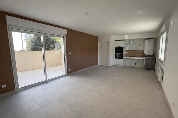 Location                                                      Studio
                        
                     1 pièces                      39 m2                     à Agen