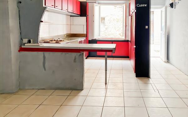 Maison à vendre    4 pièces •  Oraison