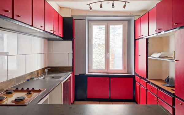 Maison à vendre    4 pièces •  Oraison