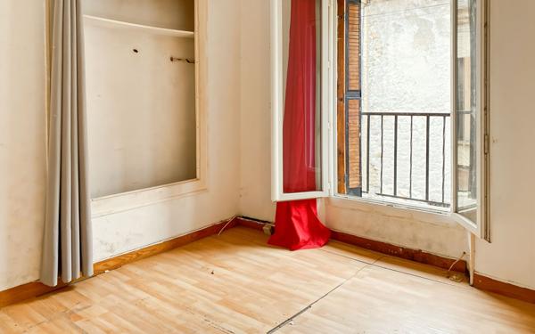 Maison à vendre    4 pièces •  Oraison