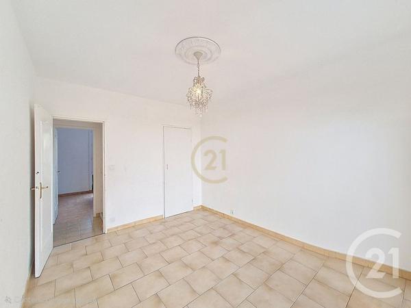Appartement T4 à vendre  3 pièces - 67,47 m2 SALON DE PROVENCE - 13