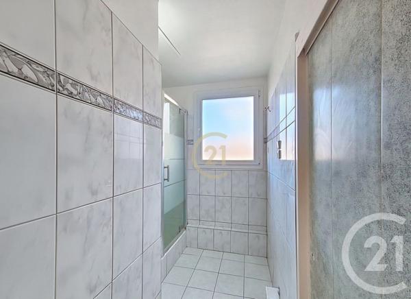 Appartement T4 à vendre  3 pièces - 67,47 m2 SALON DE PROVENCE - 13