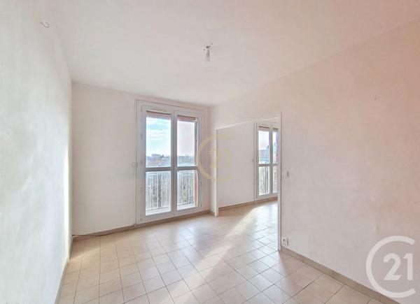 Appartement T4 à vendre  3 pièces - 67,47 m2 SALON DE PROVENCE - 13