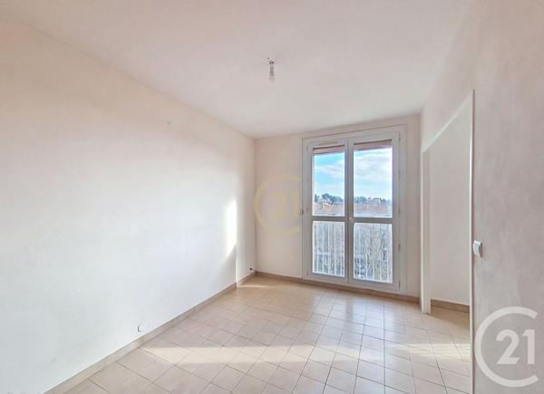 Appartement T4 à vendre  3 pièces - 67,47 m2 SALON DE PROVENCE - 13
