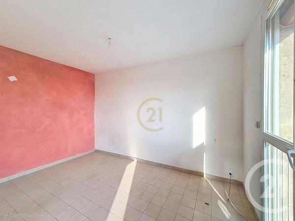 Appartement T4 à vendre  3 pièces - 67,47 m2 SALON DE PROVENCE - 13