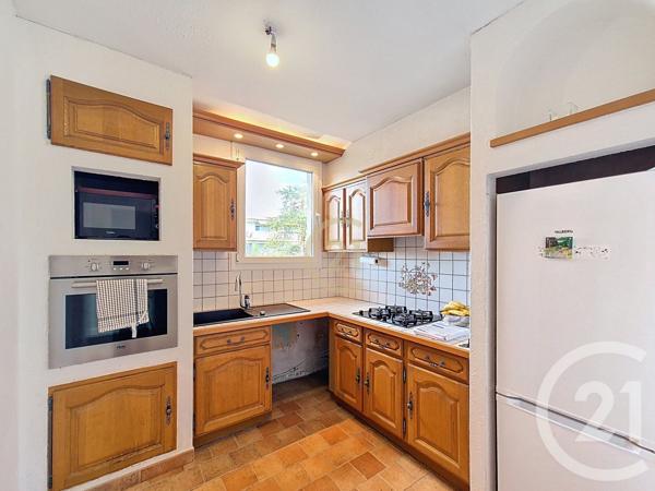 Appartement T4 à vendre  3 pièces - 67,47 m2 SALON DE PROVENCE - 13