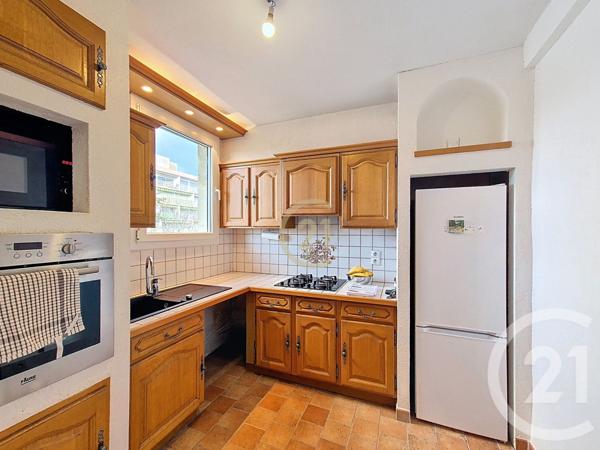 Appartement T4 à vendre  3 pièces - 67,47 m2 SALON DE PROVENCE - 13