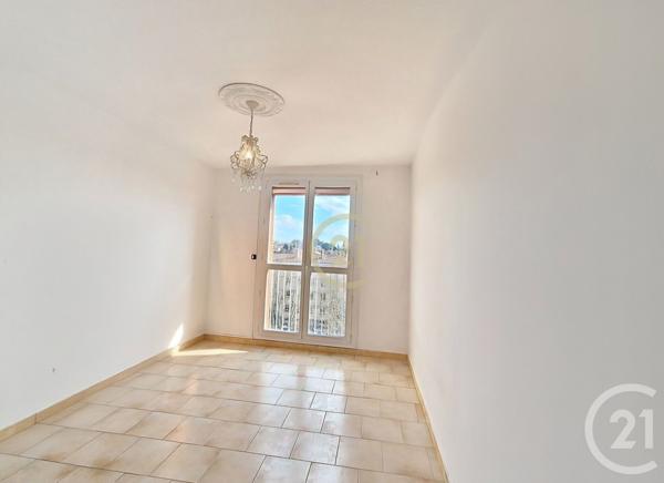 Appartement T4 à vendre  3 pièces - 67,47 m2 SALON DE PROVENCE - 13