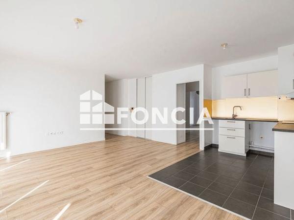 Location Appartement 3 pièces 66.5 m² - 89 rue du Mont d'Arène Reims 51100