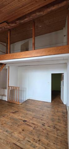 Maison citadine pratique et pleine de potentiel