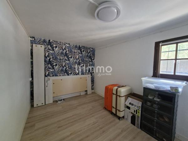 Maison familiale 98m² avec piscine et grands garages – Montazels