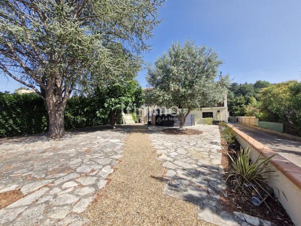 Maison familiale 98m² avec piscine et grands garages – Montazels