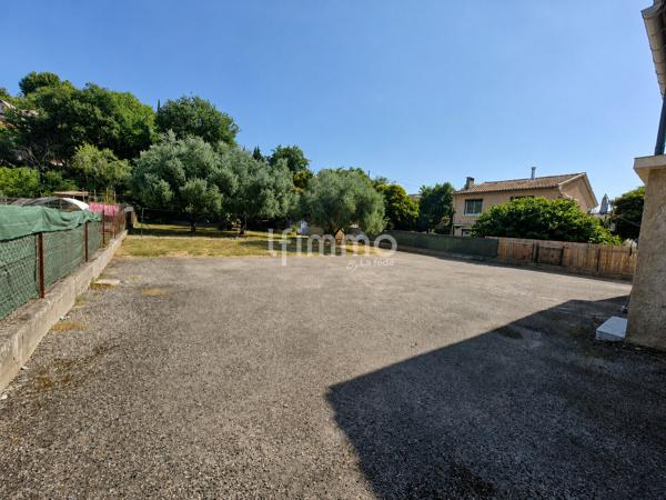 Maison familiale 98m² avec piscine et grands garages – Montazels