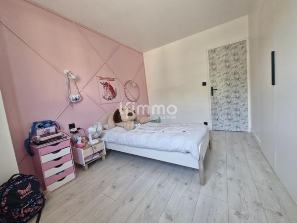 Maison familiale 98m² avec piscine et grands garages – Montazels