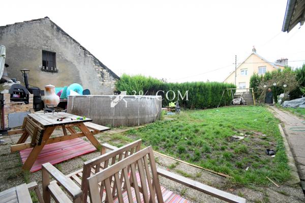 Maison de 86 m² à rénover avec 3 chambres, séjour de 34m², jardin et garage a Pompey (54). Pompey (54340)