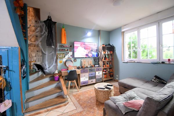 Maison de 86 m² à rénover avec 3 chambres, séjour de 34m², jardin et garage a Pompey (54). Pompey (54340)