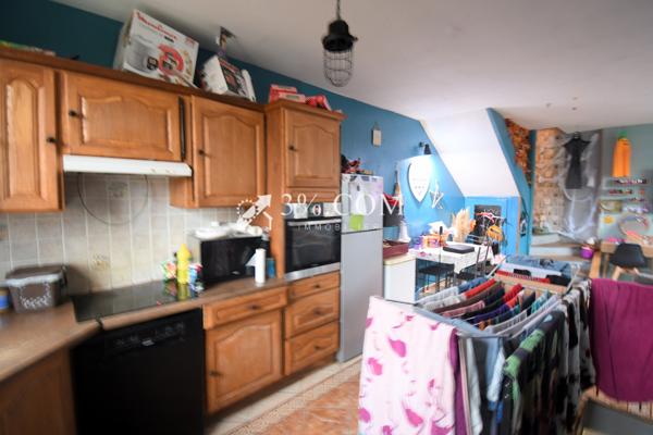 Maison de 86 m² à rénover avec 3 chambres, séjour de 34m², jardin et garage a Pompey (54). Pompey (54340)