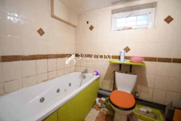 Maison de 86 m² à rénover avec 3 chambres, séjour de 34m², jardin et garage a Pompey (54). Pompey (54340)