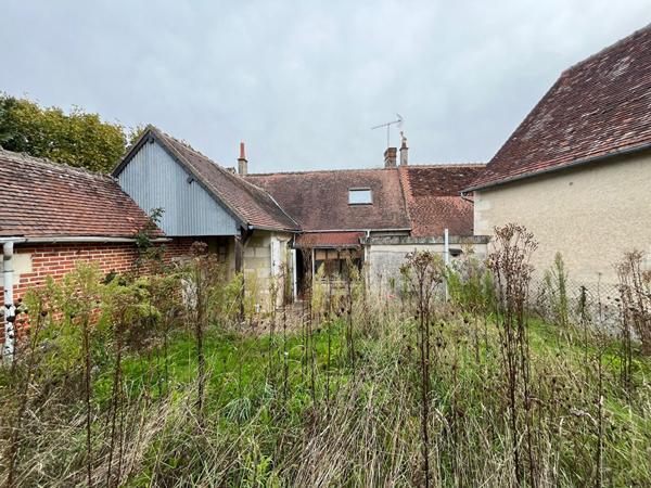 Maison à vendre à Saint Flovier - 5 pièces, 3 chambres