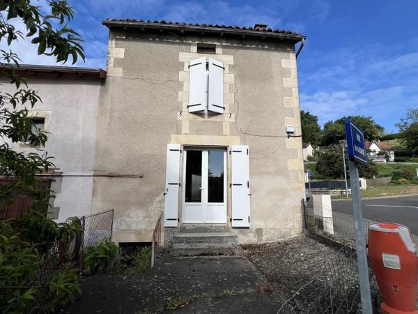 Vente                                                      Maison de village
                        
                     3 pièces                      81 m2                     à Gouex