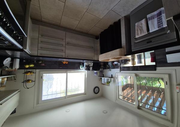 Maison à SAINTE-TULLE, 04220 - 4 pièces 100m²