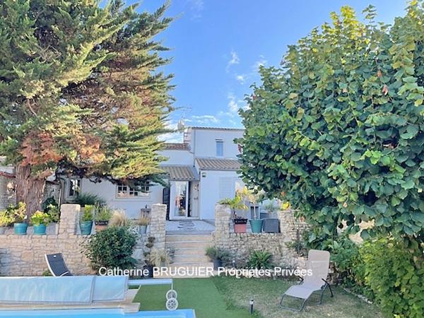 Charme et quiétude pour cette propriété de 148 m2 4 chambres dépendance piscine jardin