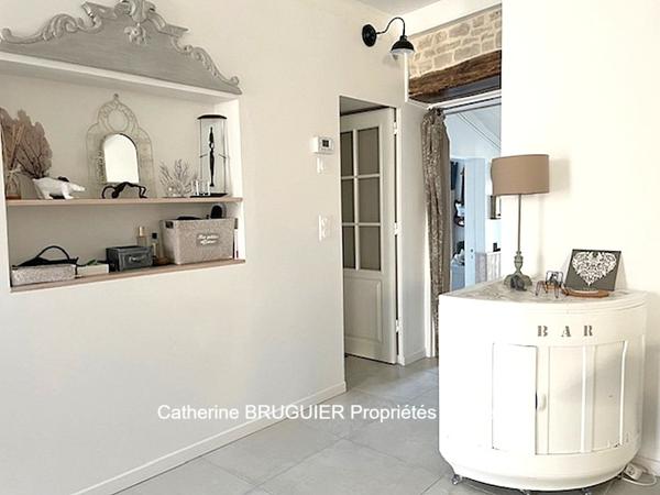 Charme et quiétude pour cette propriété de 148 m2 4 chambres dépendance piscine jardin