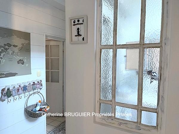 Charme et quiétude pour cette propriété de 148 m2 4 chambres dépendance piscine jardin