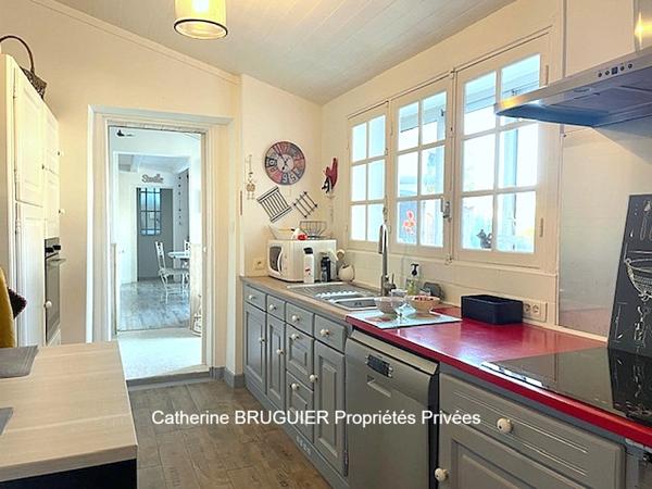 Charme et quiétude pour cette propriété de 148 m2 4 chambres dépendance piscine jardin