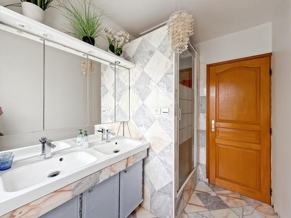 Maison familiale Bouafle de 118m² et 4 chs