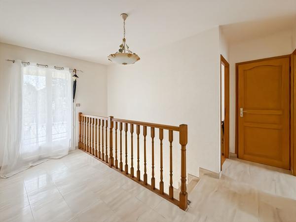 Maison familiale Bouafle de 118m² et 4 chs