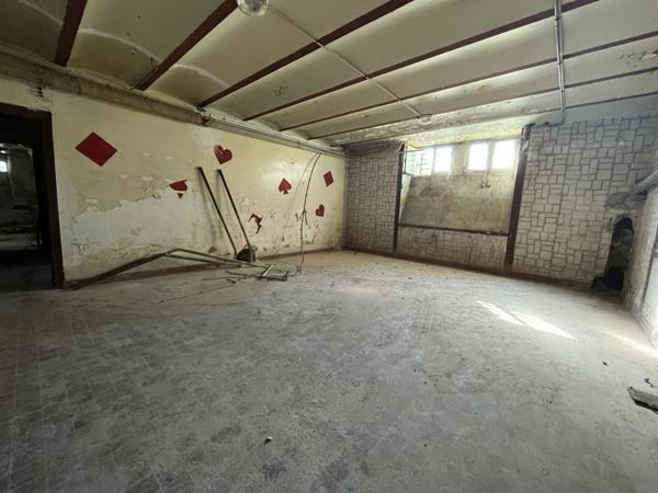 Appartement à vendre |  Bourges |  1 pièce | 150 m²