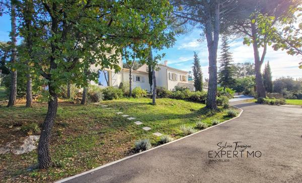 Gignac (34150) Propriété de 305 m2 habitables