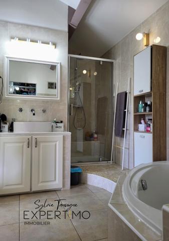 Gignac (34150) Propriété de 305 m2 habitables