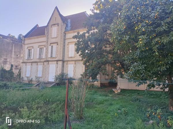 À vendre - Maison de maître, 11 pièces situé à Vals-les-Bains (07600)