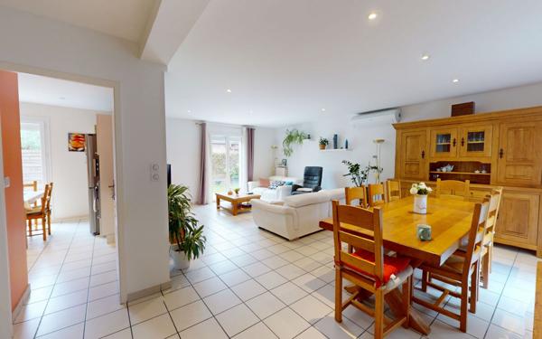 Maison à vendre    5 pièces • 106 m2 Vaulx-en-Velin