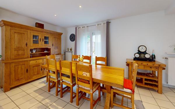 Maison à vendre    5 pièces • 106 m2 Vaulx-en-Velin