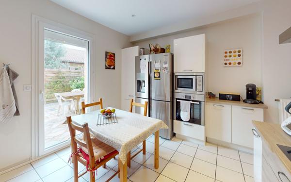 Maison à vendre    5 pièces • 106 m2 Vaulx-en-Velin