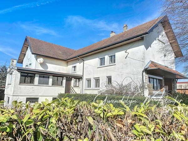 Grande maison familiale – Deux habitations réunies – Immense terrain – Nombreuses dépendances – Gros potentiel