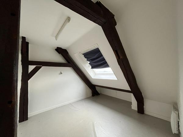 A LOUER APPARTEMENT  PLEIN CENTRE VILLE DE ST QUENTIN 02100