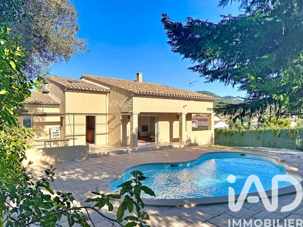 Maison à vendre 6 pièces 178 m² Sanary-sur-Mer